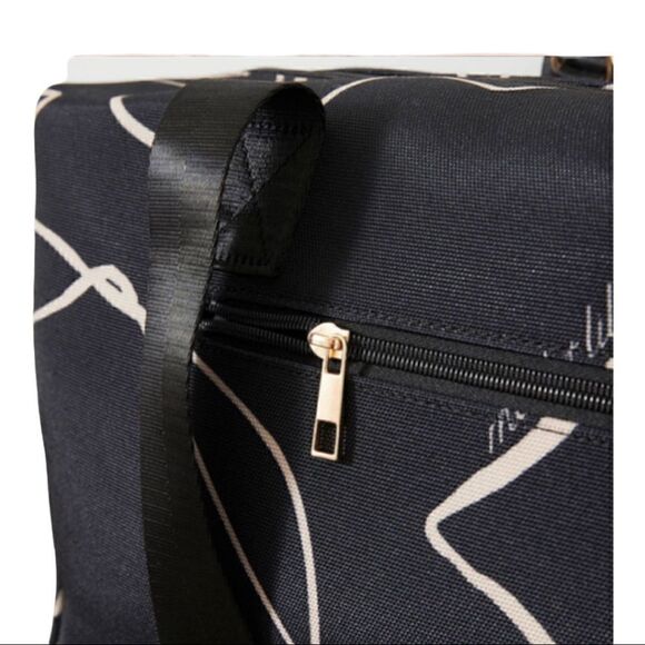 Mali + Lili Weekender Bag in Black Abstract - Picture 6 of 12
